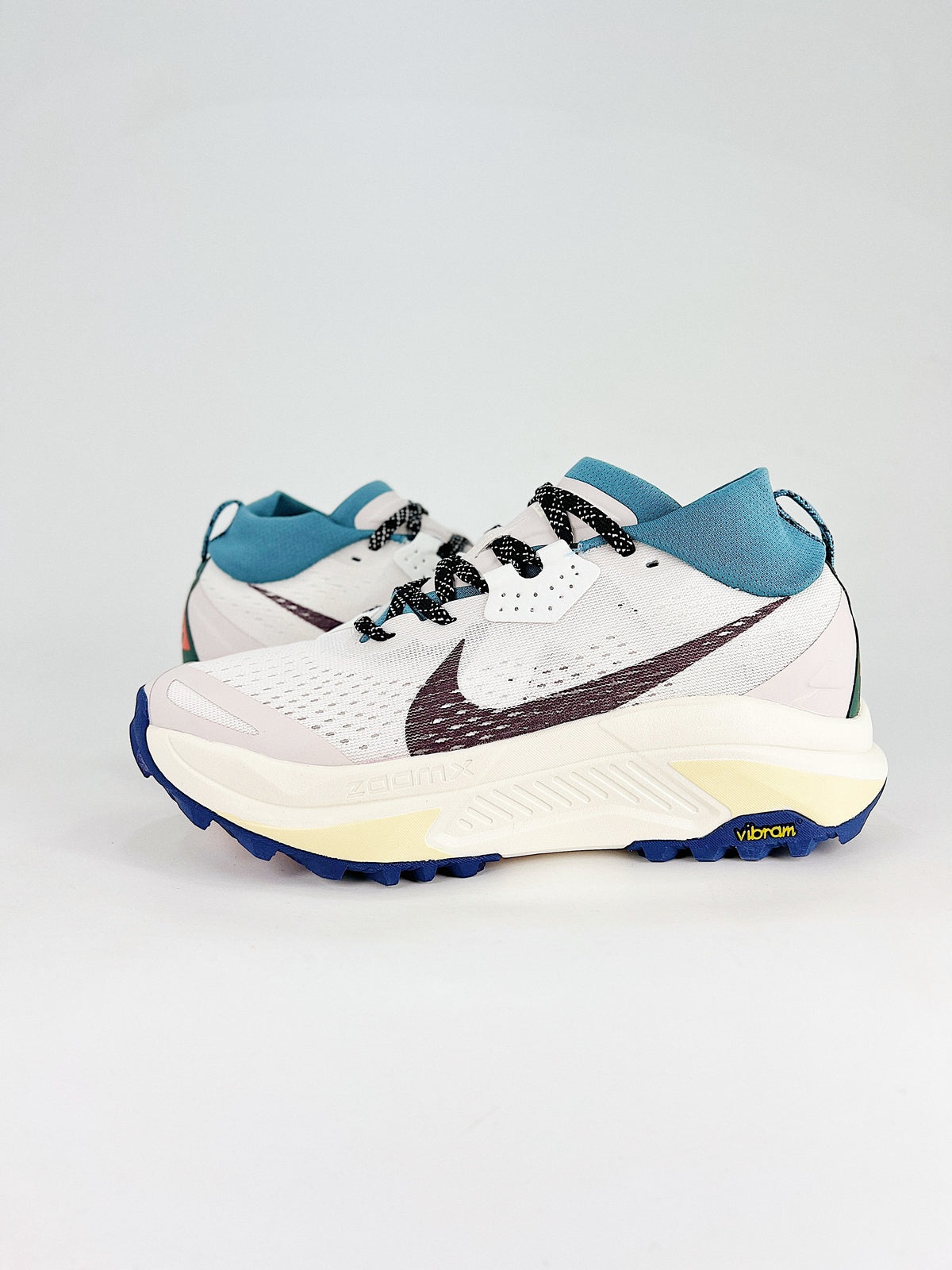 Nike ACG Sneakers - White, Burgundy & Blue