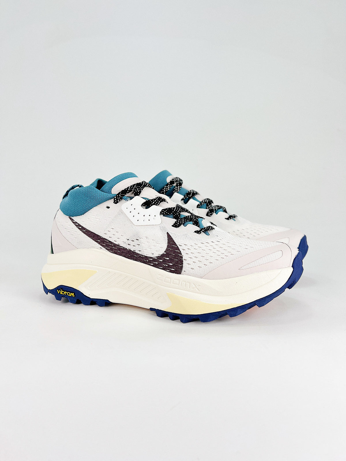 Nike ACG Sneakers - White, Burgundy & Blue