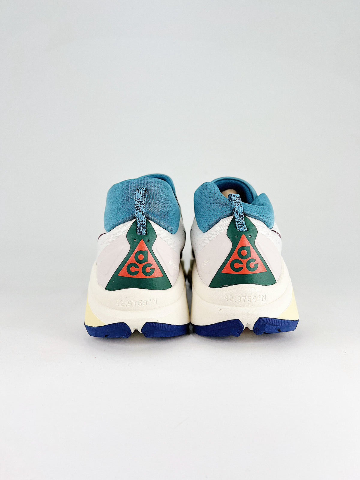 Nike ACG Sneakers - White, Burgundy & Blue