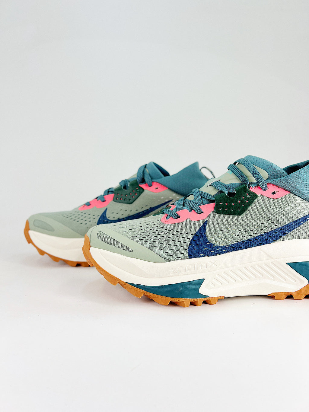 Nike ACG Sneakers - Sage Green, Blue & Pink