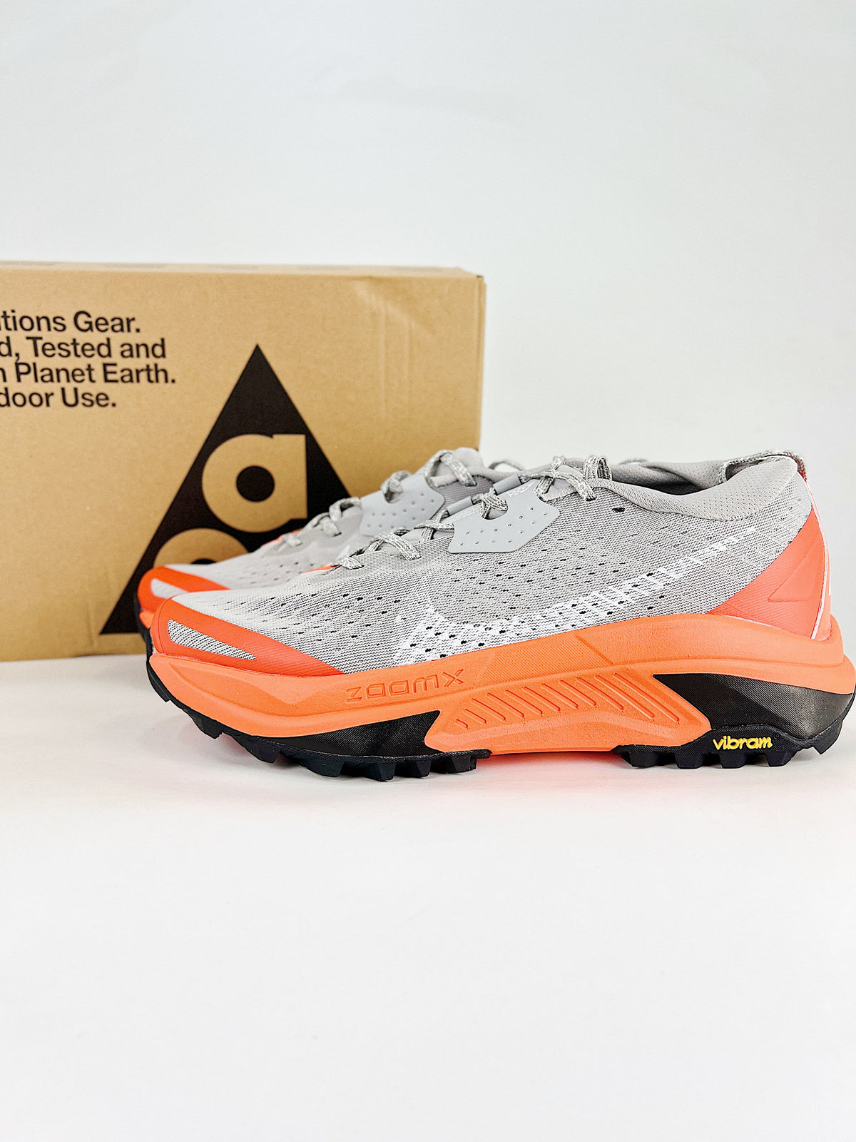 Nike ACG Sneakers - Light Gray & Orange