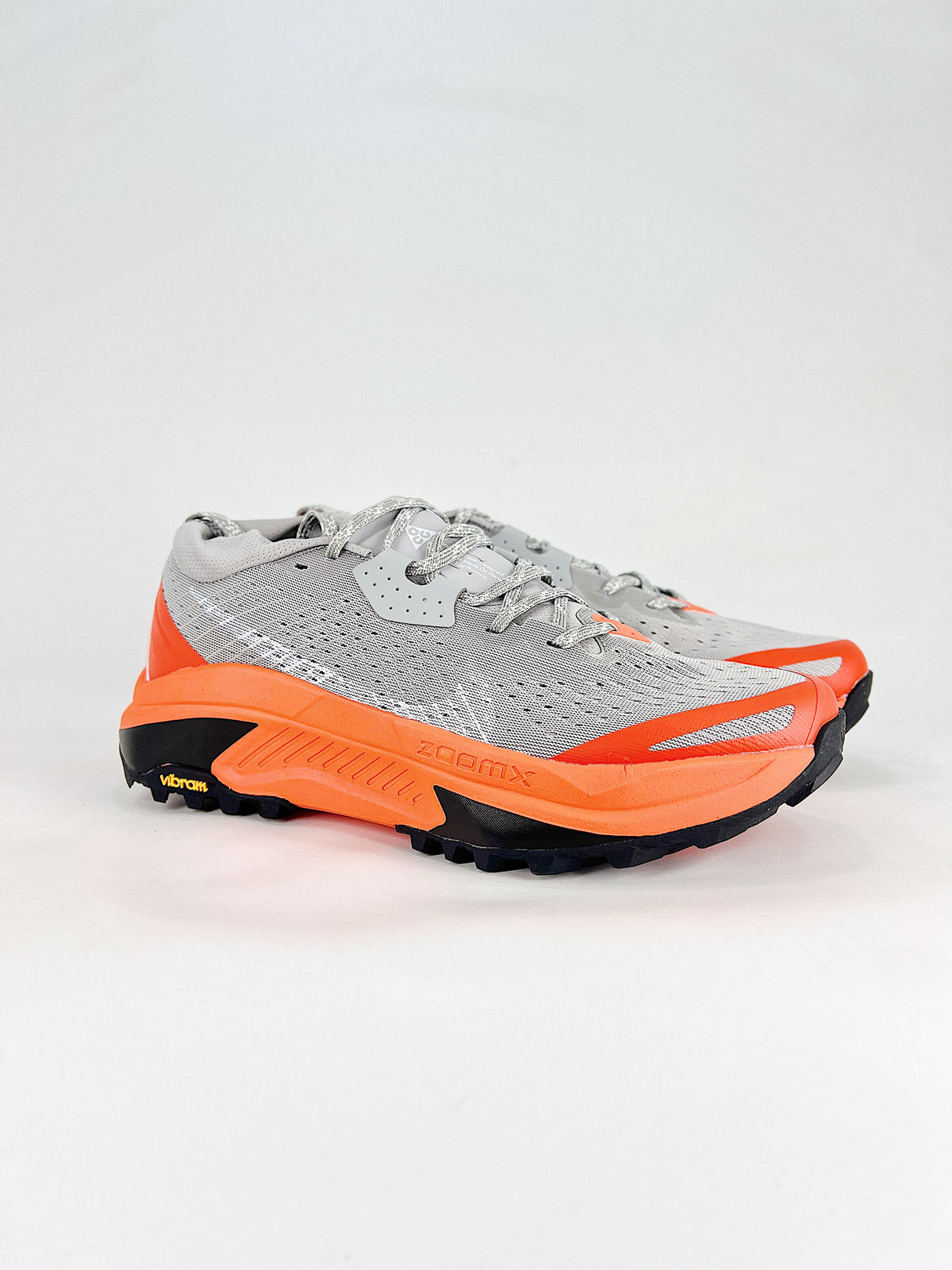 Nike ACG Sneakers - Light Gray & Orange