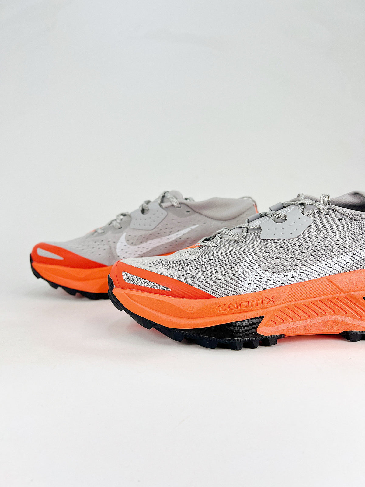 Nike ACG Sneakers - Light Gray & Orange