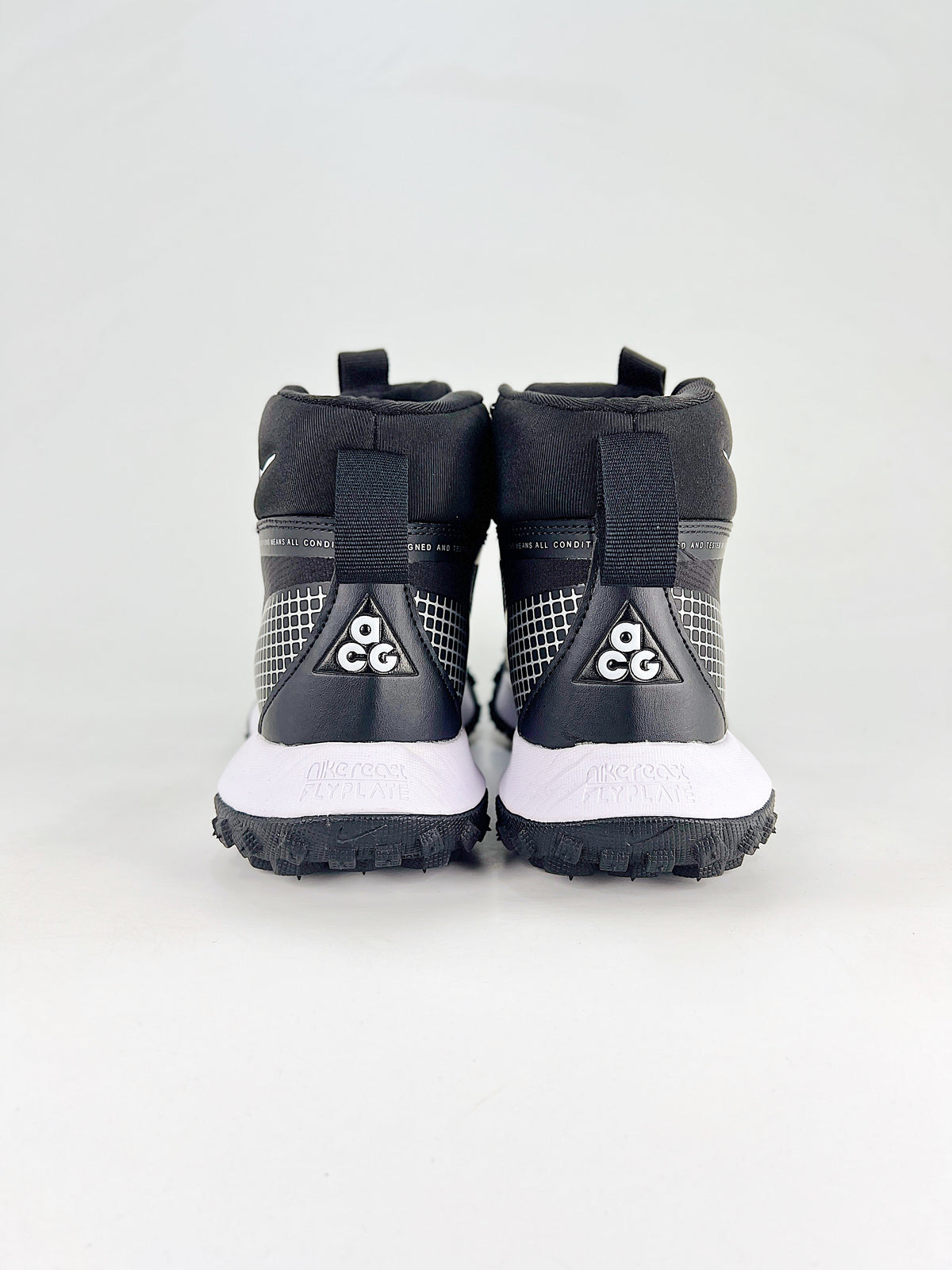 Nike ACG High-Top Boots - Black & White