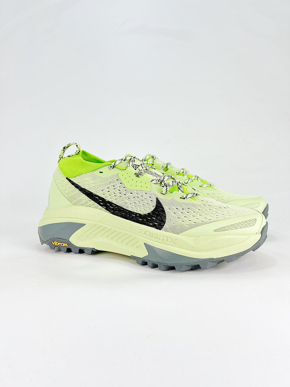 Nike ACG Sneakers - Pale Lime Green & Black