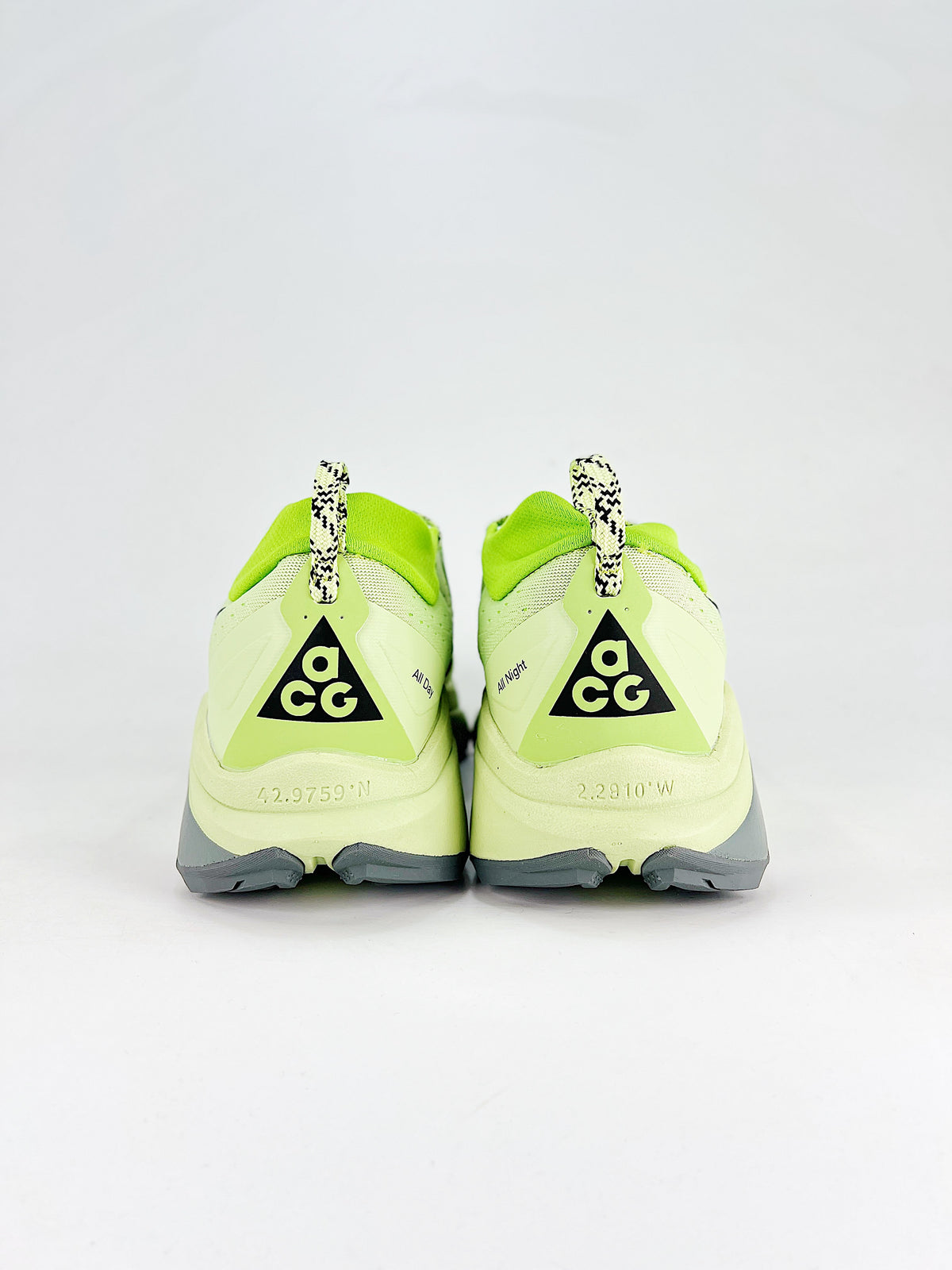 Nike ACG Sneakers - Pale Lime Green & Black