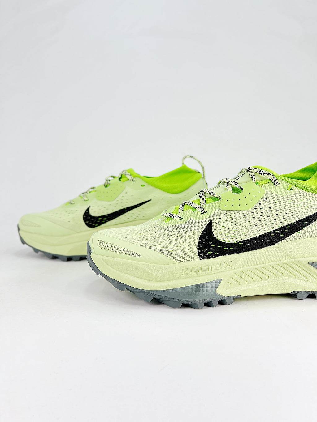 Nike ACG Sneakers - Pale Lime Green & Black