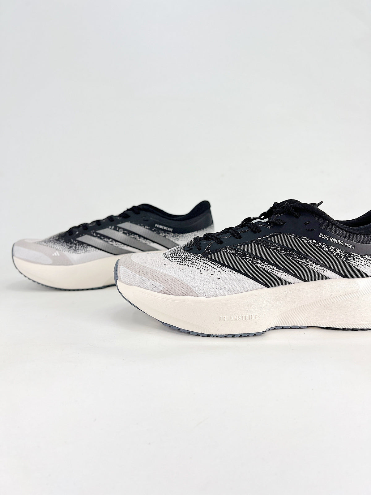 adidas Supernova Rise 3 Running Shoes - White/Black Gradient