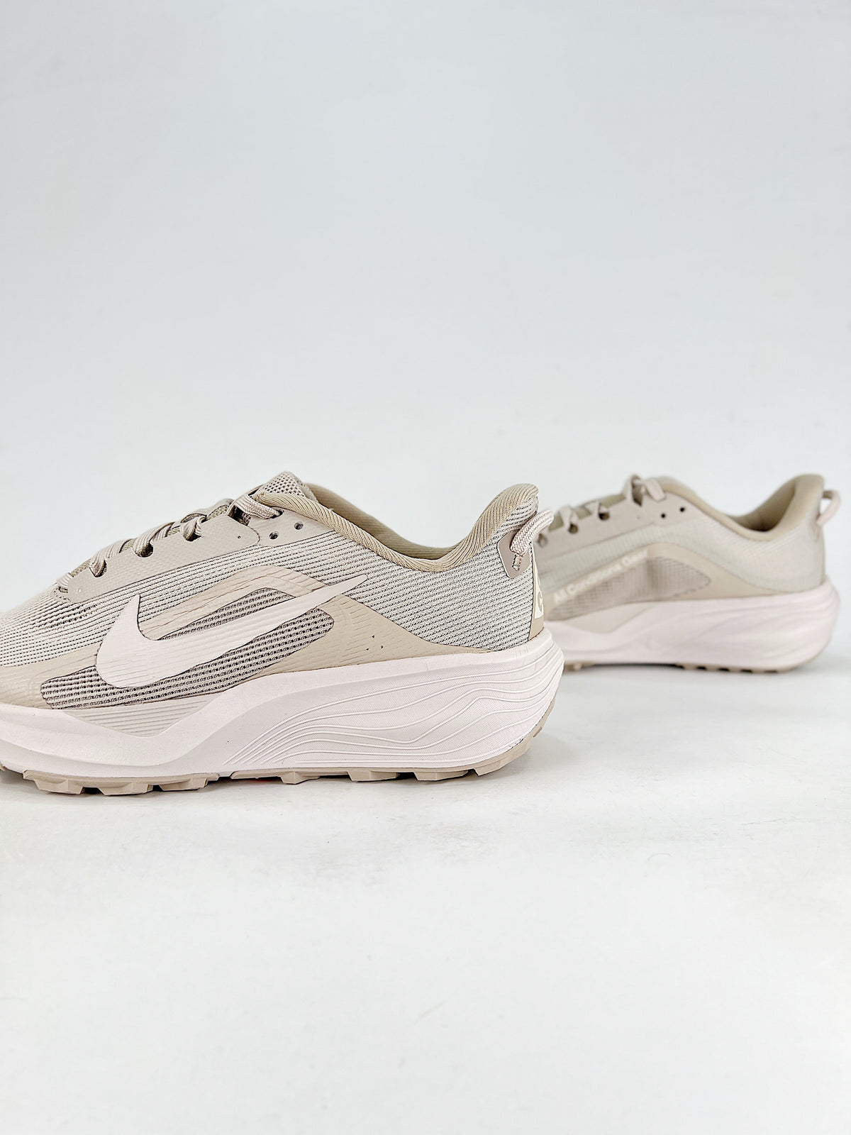 Nike ACG Trail Running Shoes - Light Beige & Off-White