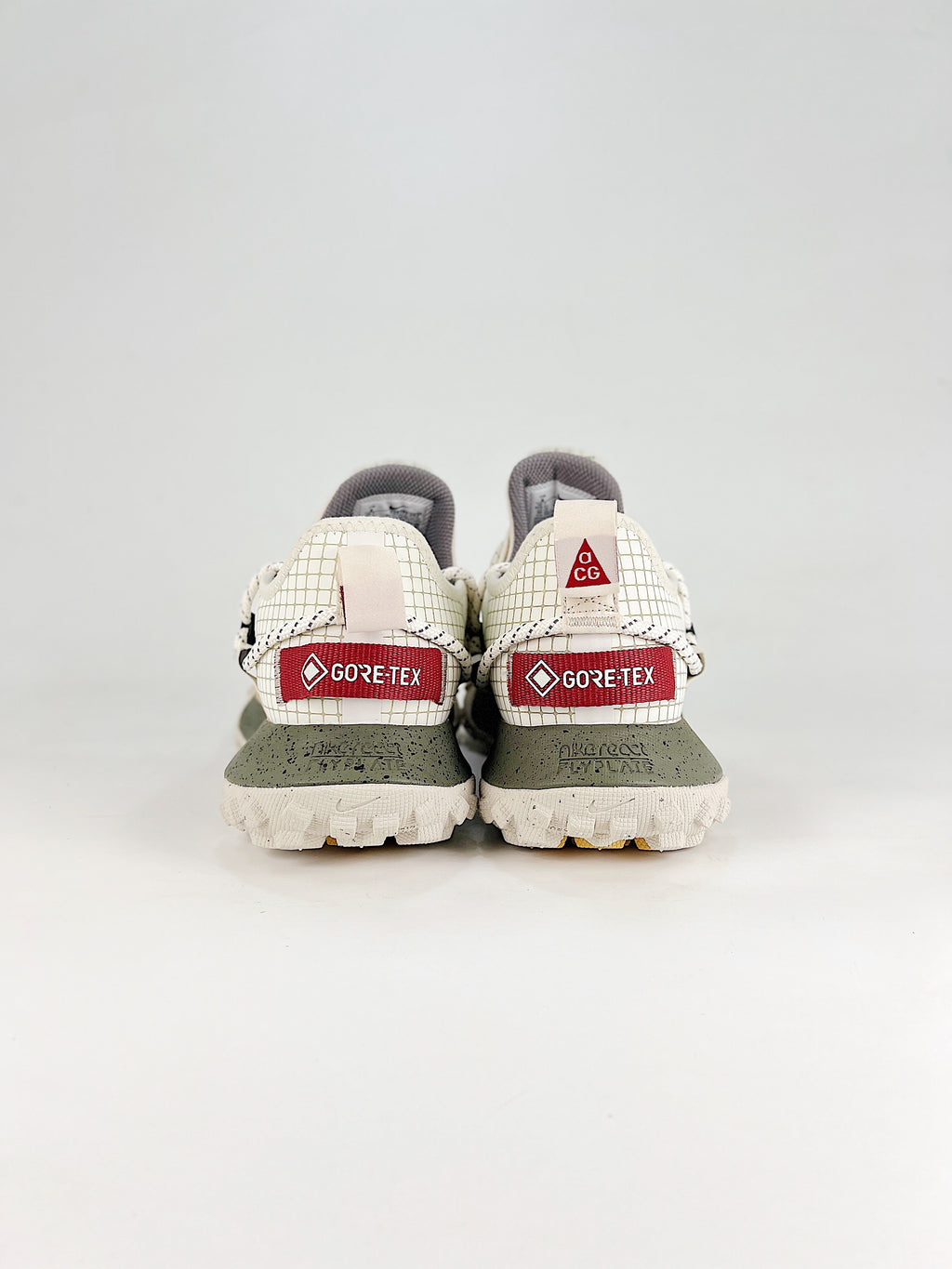 Nike ACG Mountain Fly Low - Sail, Gold & Olive