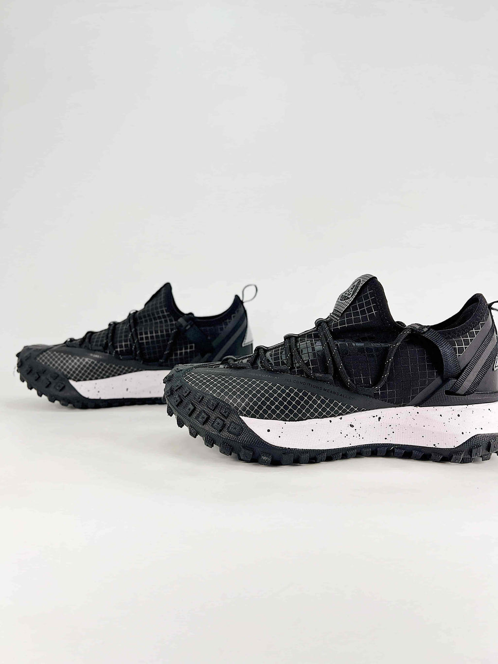 Nike ACG Mountain Fly Sneakers - Black & White