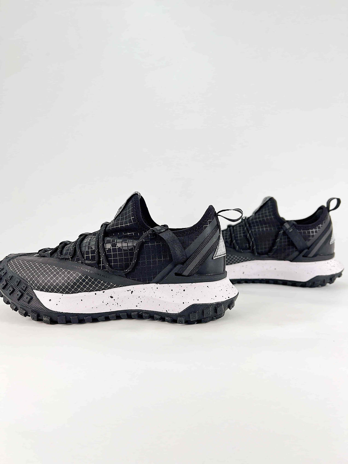 Nike ACG Mountain Fly Sneakers - Black & White