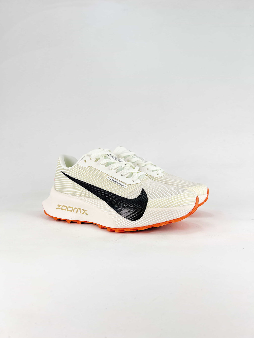 Nike ACG Sneakers - Cream & Orange