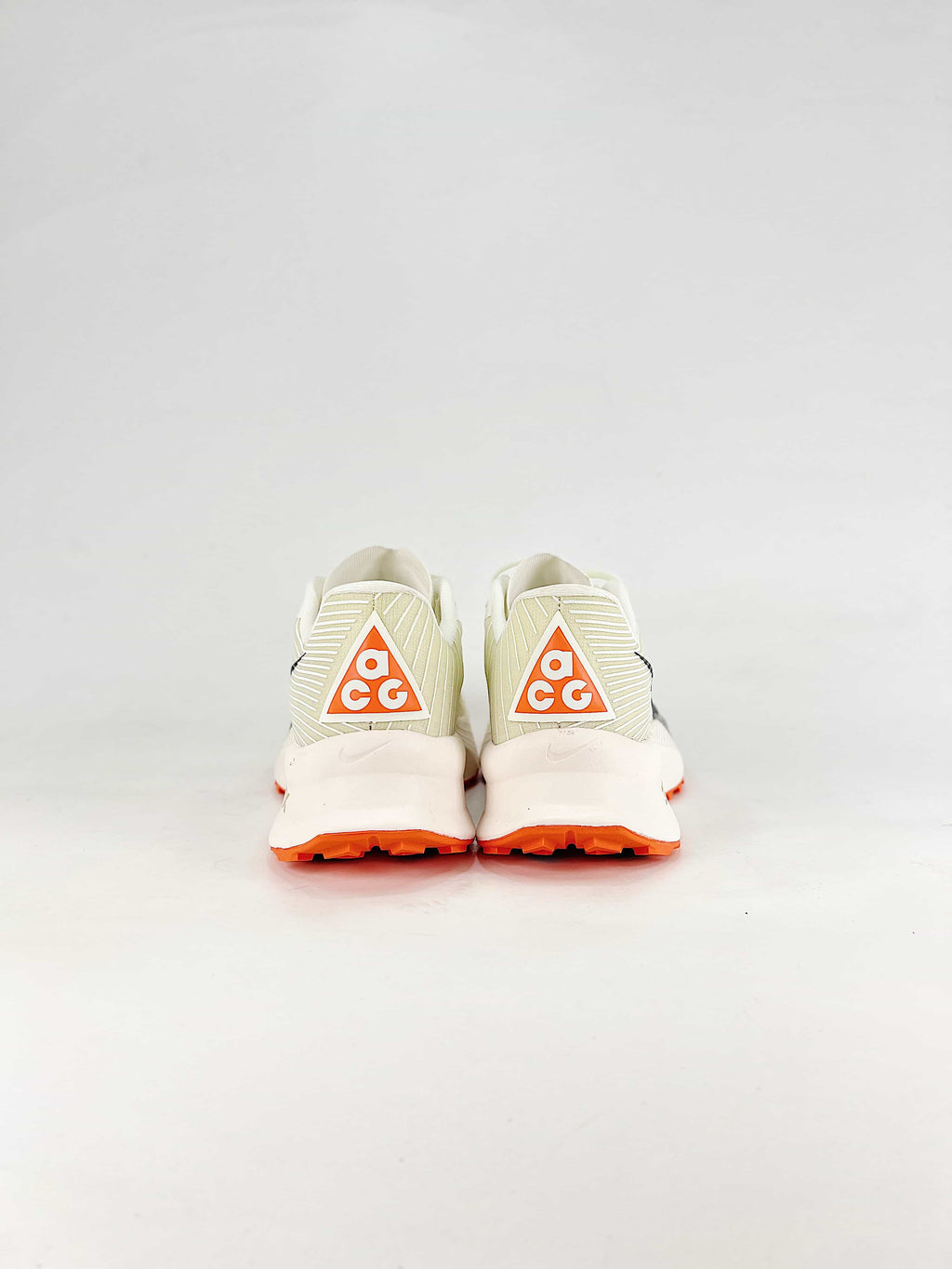 Nike ACG Sneakers - Cream & Orange