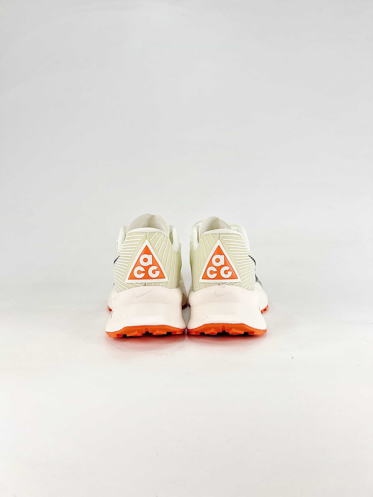 Nike ACG Sneakers - Cream & Orange