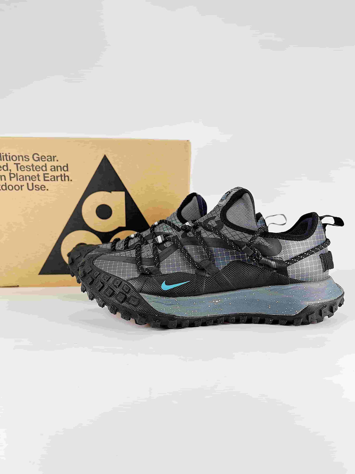 Nike ACG Mountain Fly Low - Black Iridescent