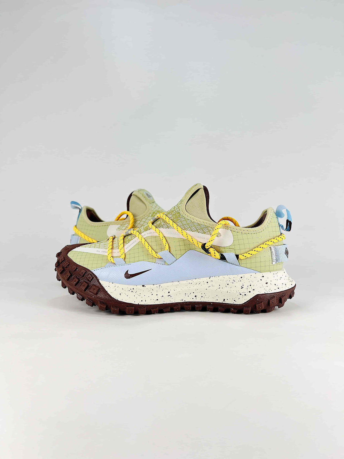 Nike ACG Mountain Fly Low Sneakers - Olive Aura