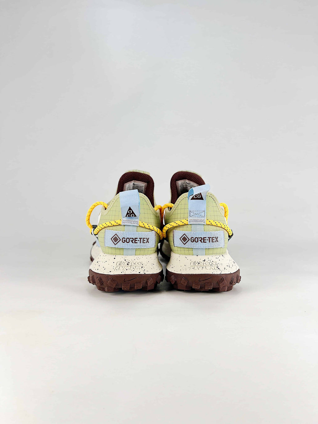 Nike ACG Mountain Fly Low Sneakers - Olive Aura