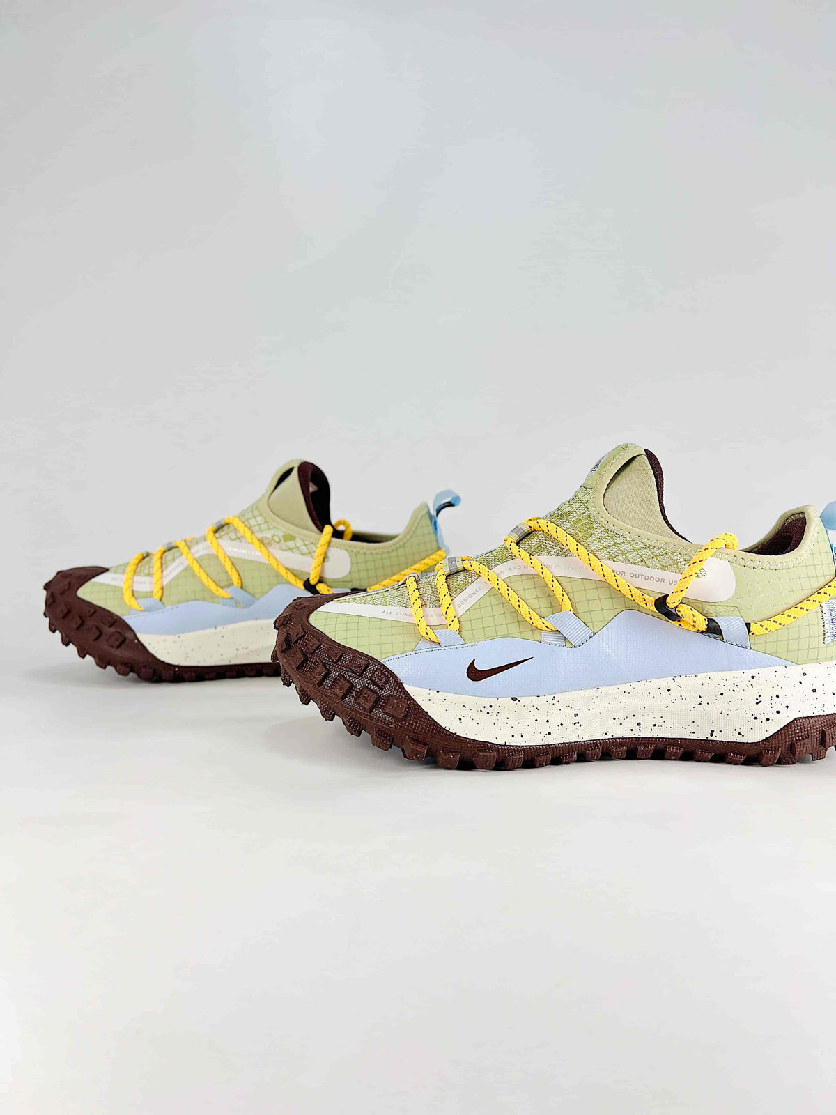Nike ACG Mountain Fly Low Sneakers - Olive Aura