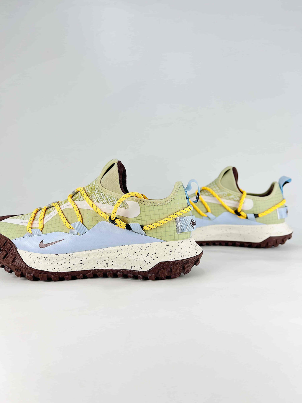 Nike ACG Mountain Fly Low Sneakers - Olive Aura