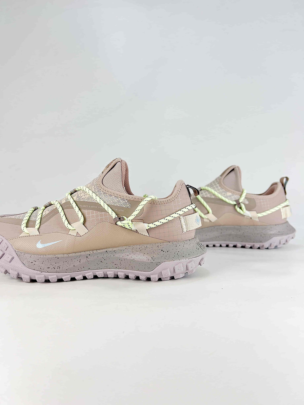 Nike ACG Mountain Fly Low - Diffused Taupe