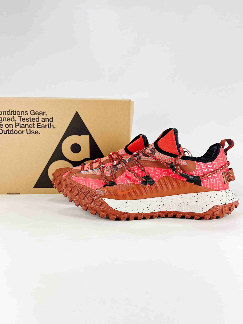 Nike ACG Mountain Fly Low - Bright Crimson