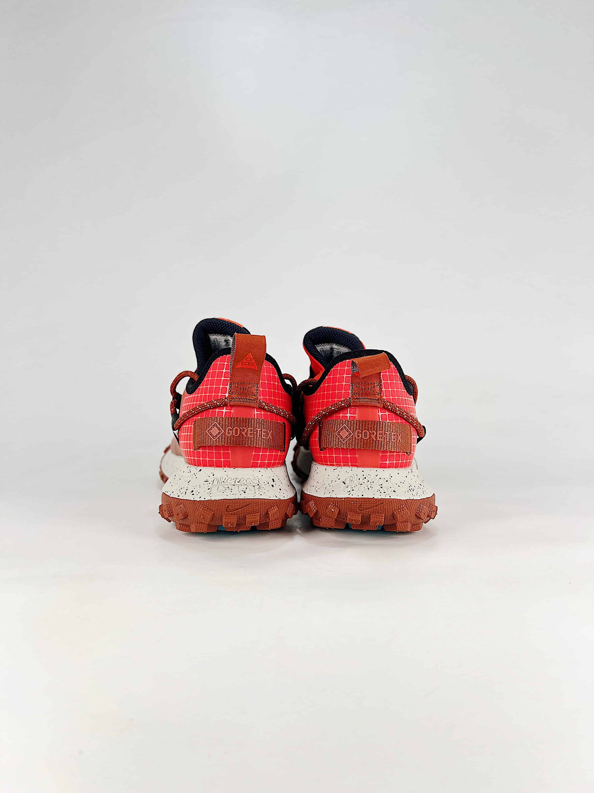 Nike ACG Mountain Fly Low - Bright Crimson