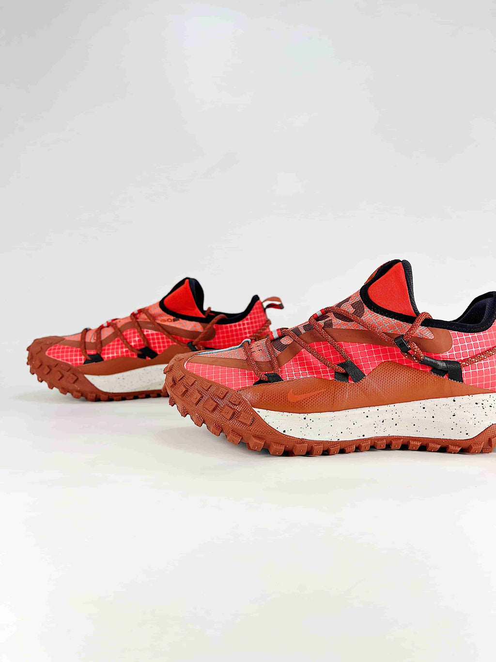 Nike ACG Mountain Fly Low - Bright Crimson