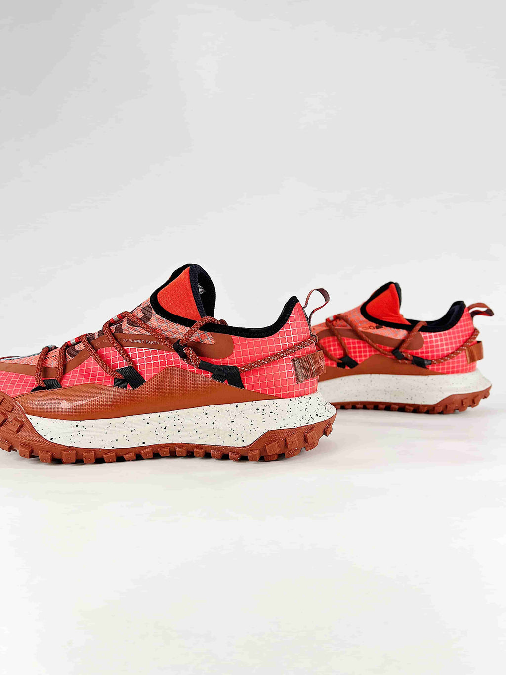 Nike ACG Mountain Fly Low - Bright Crimson