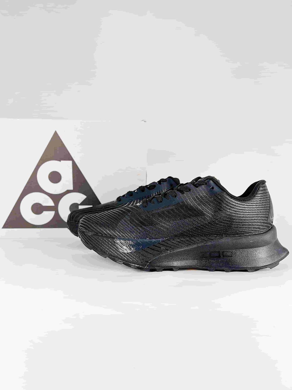 Nike ACG Sneakers - Triple Black