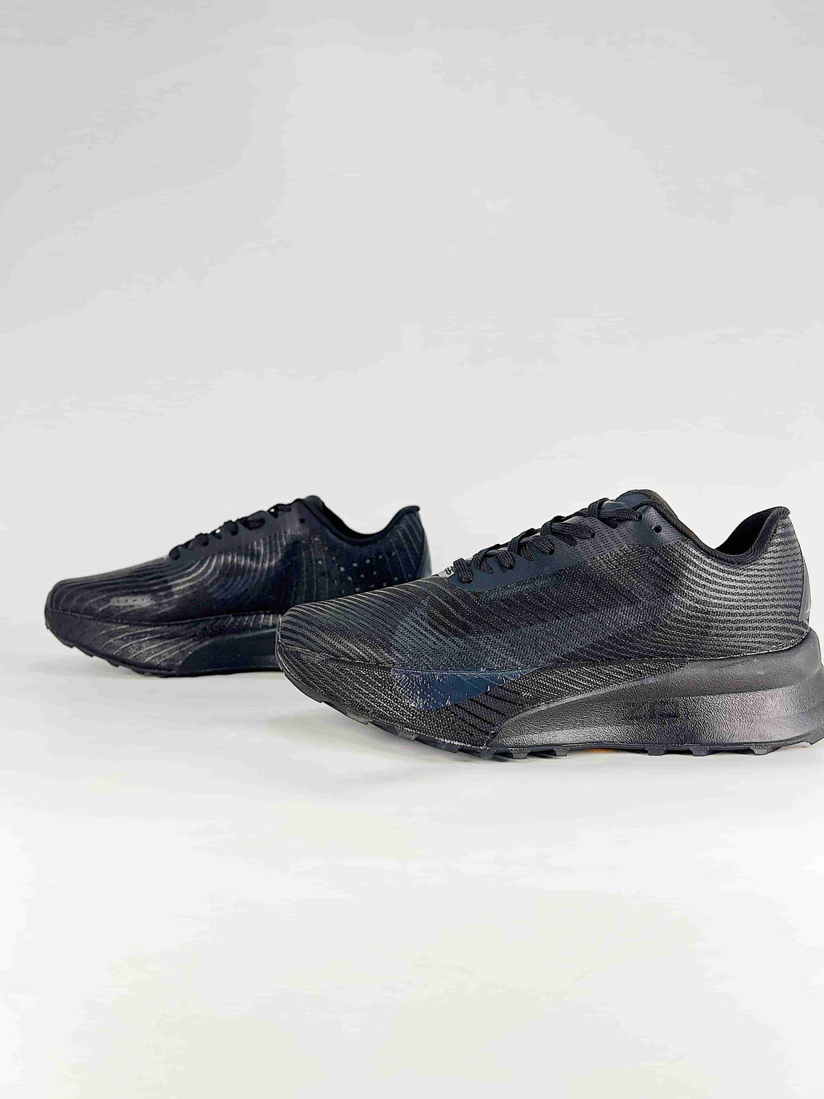 Nike ACG Sneakers - Triple Black