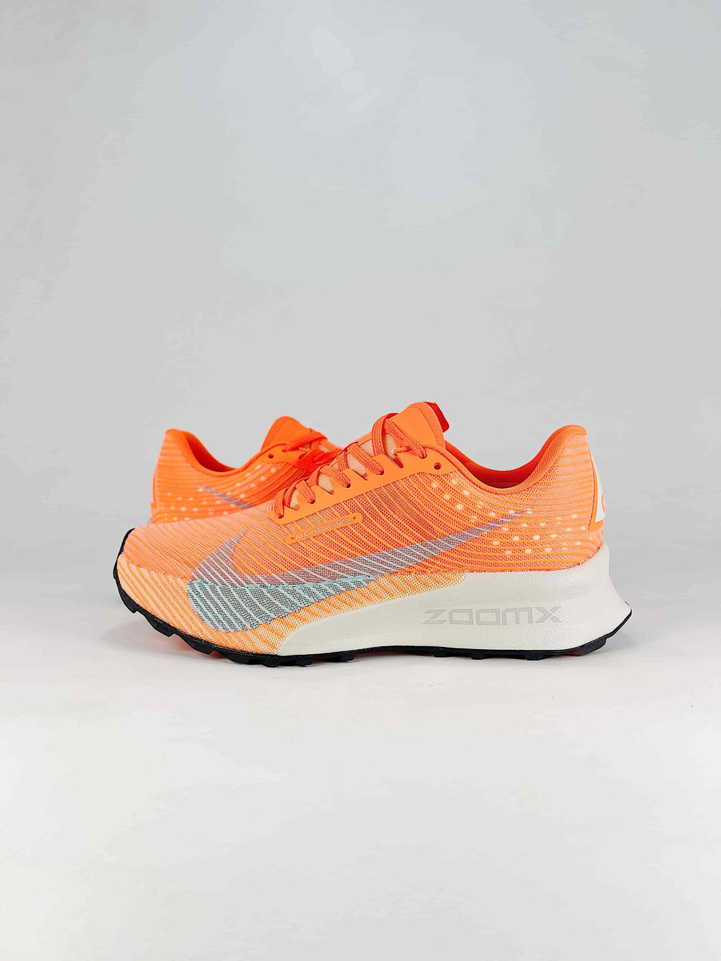 Nike ACG Sneakers - Bright Orange