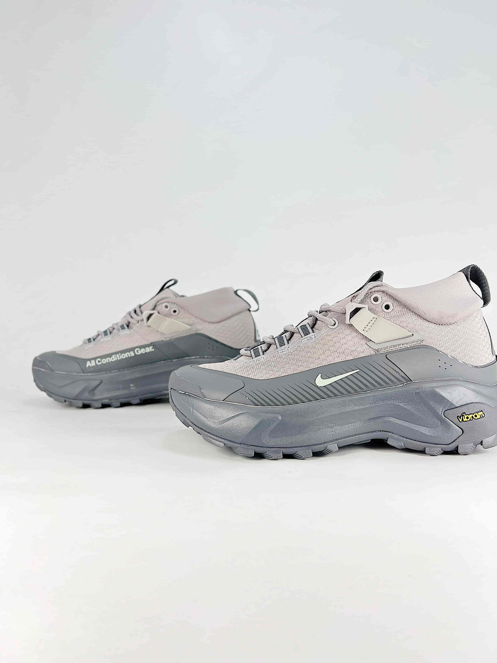 Nike ACG Hiking Boots - Gray & Beige