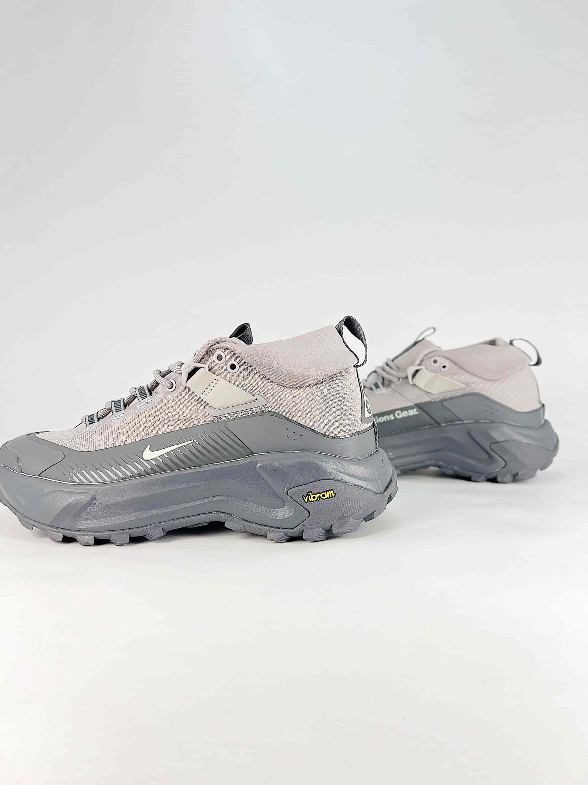 Nike ACG Hiking Boots - Gray & Beige
