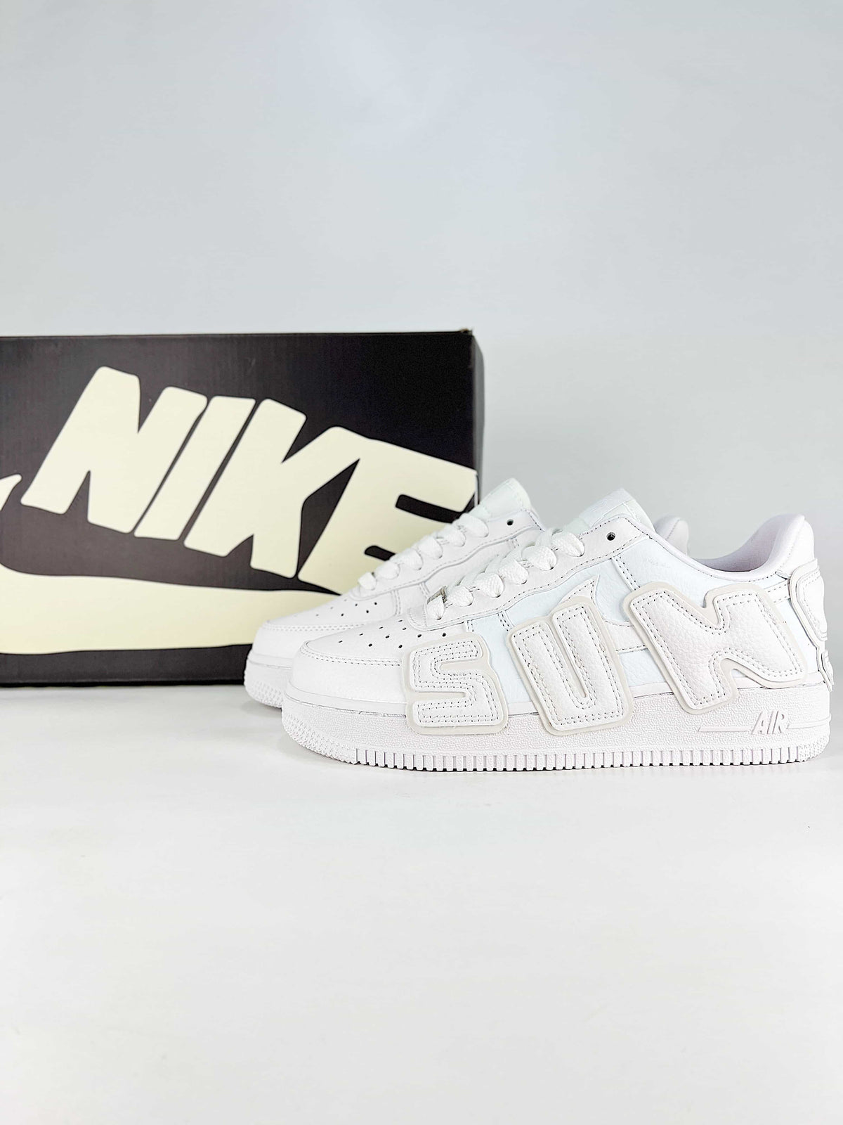 Nike Air Force 1 Cactus Plant Flea Market Sneakers - White