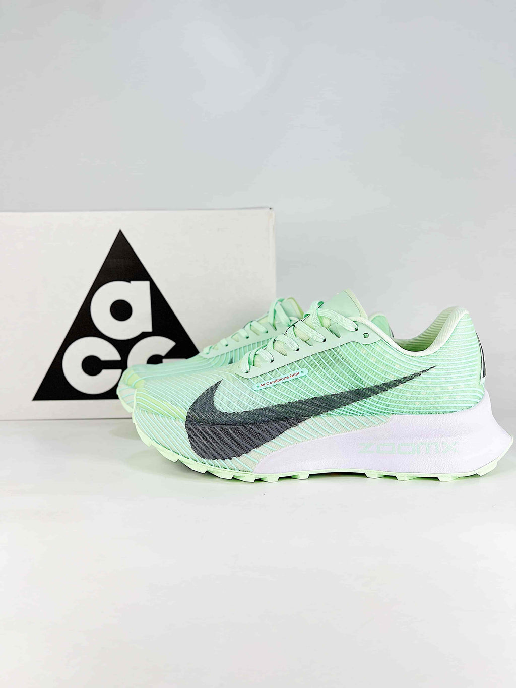 Nike ACG Sneakers - Mint Green
