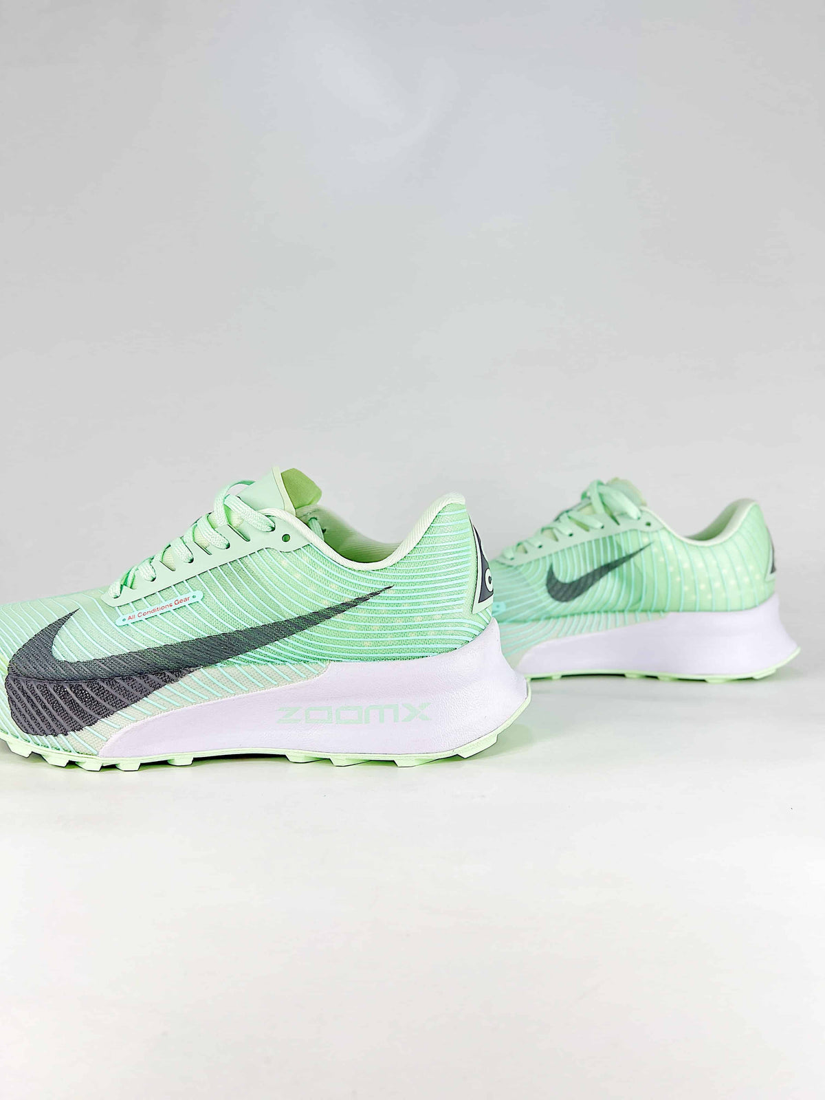 Nike ACG Sneakers - Mint Green
