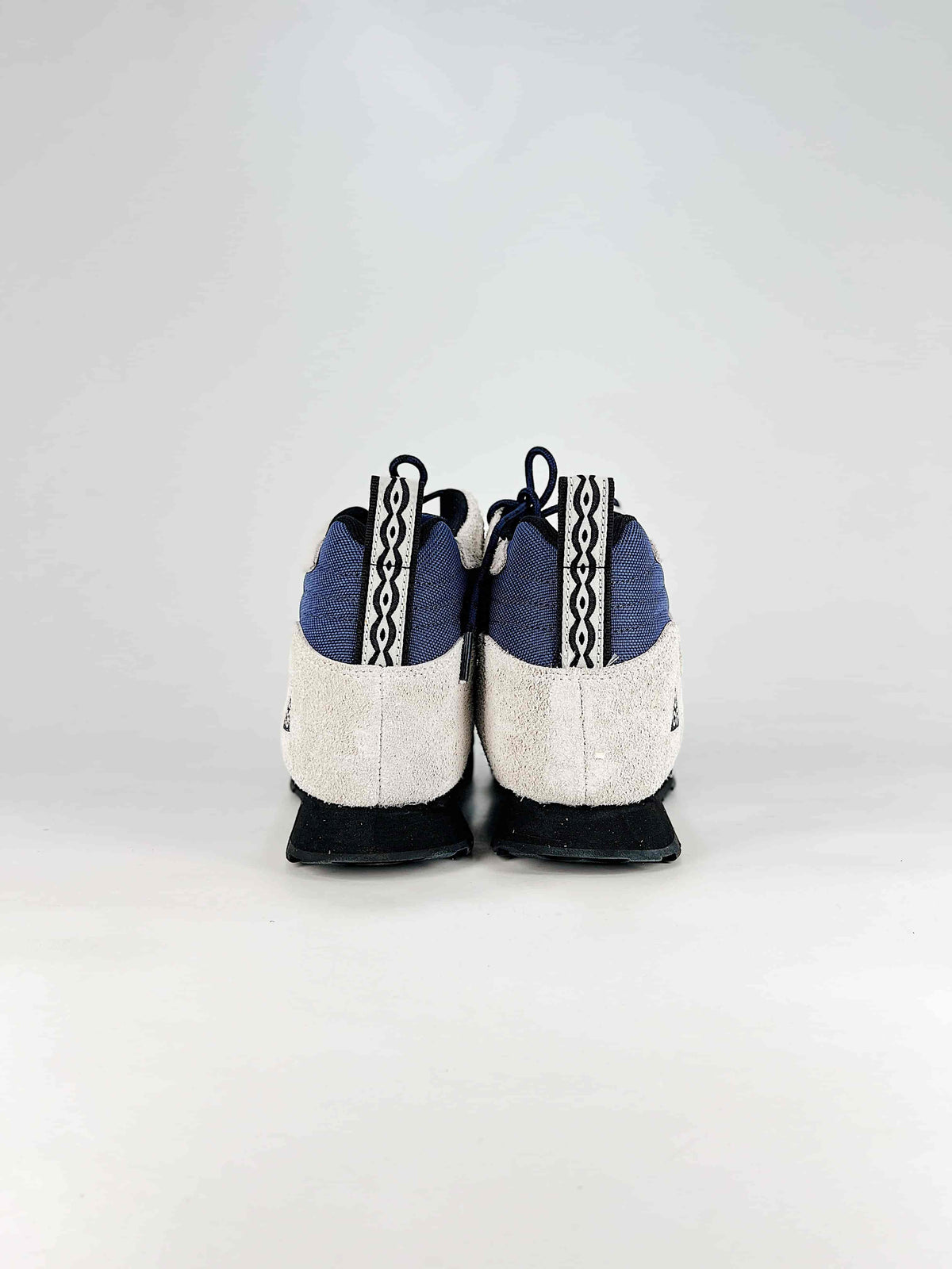 Nike ACG Mid Hike Boots - Light Gray & Navy