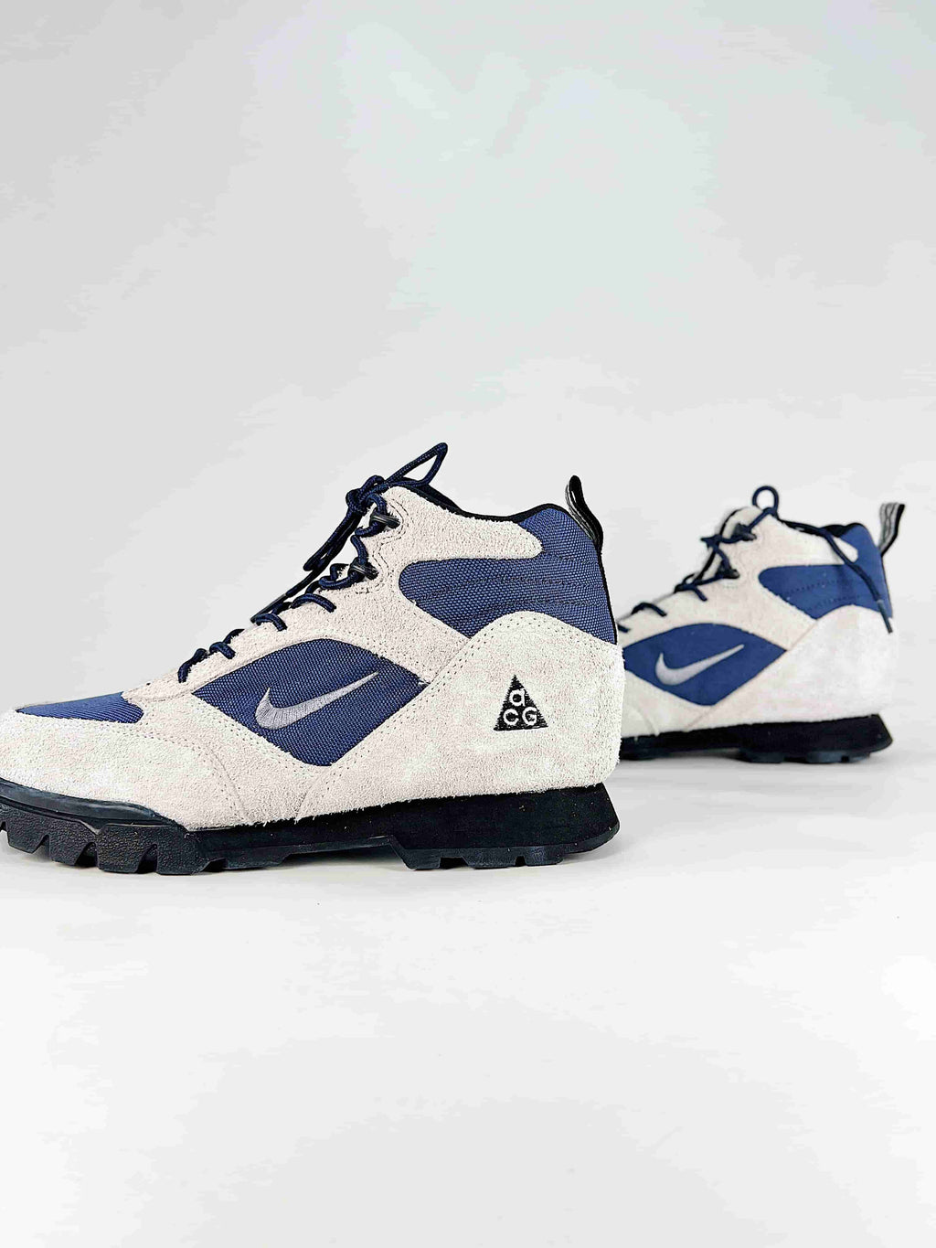 Nike ACG Mid Hike Boots - Light Gray & Navy