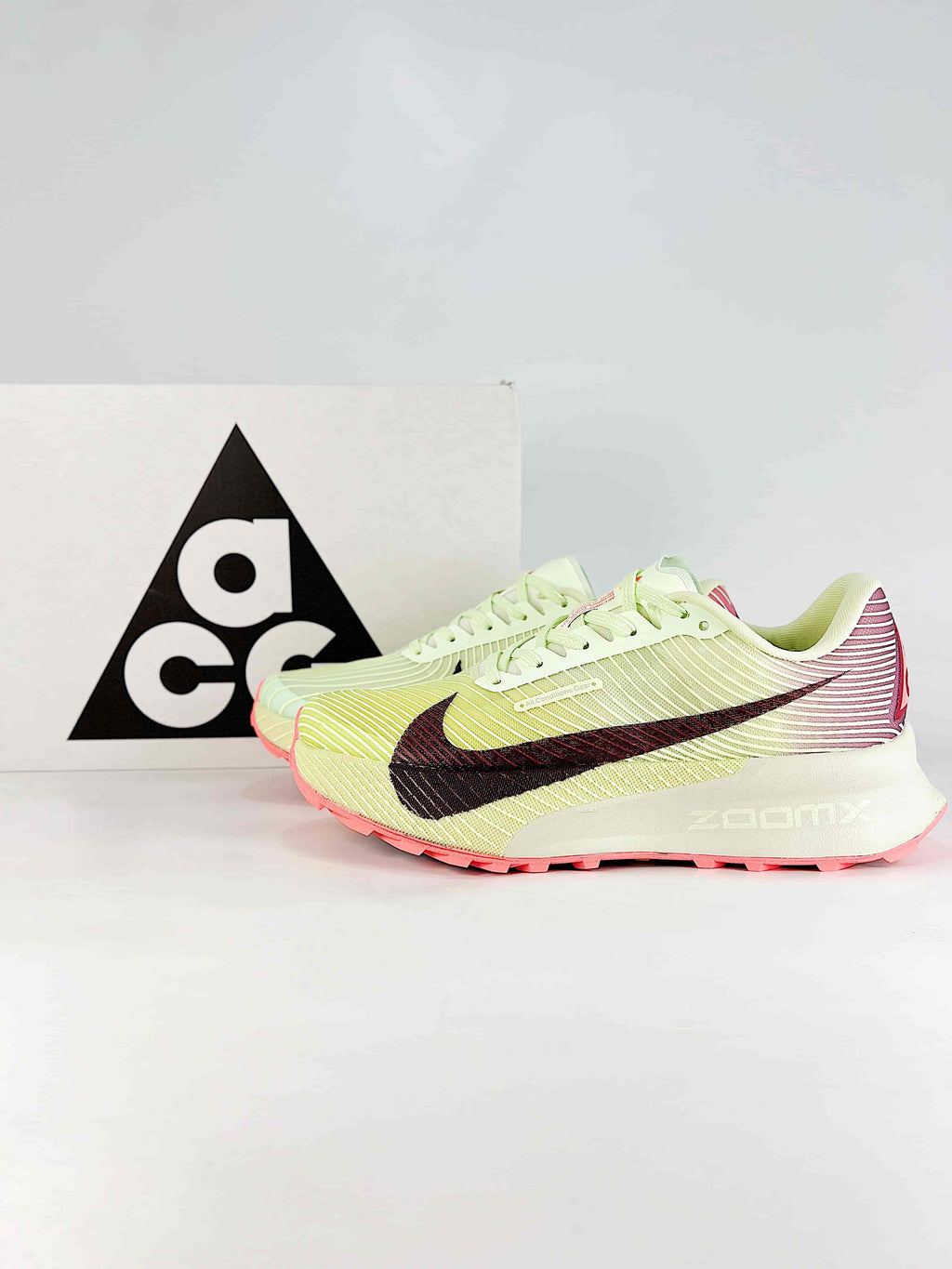 Nike ACG Sneakers - Light Yellow, Burgundy & Pink