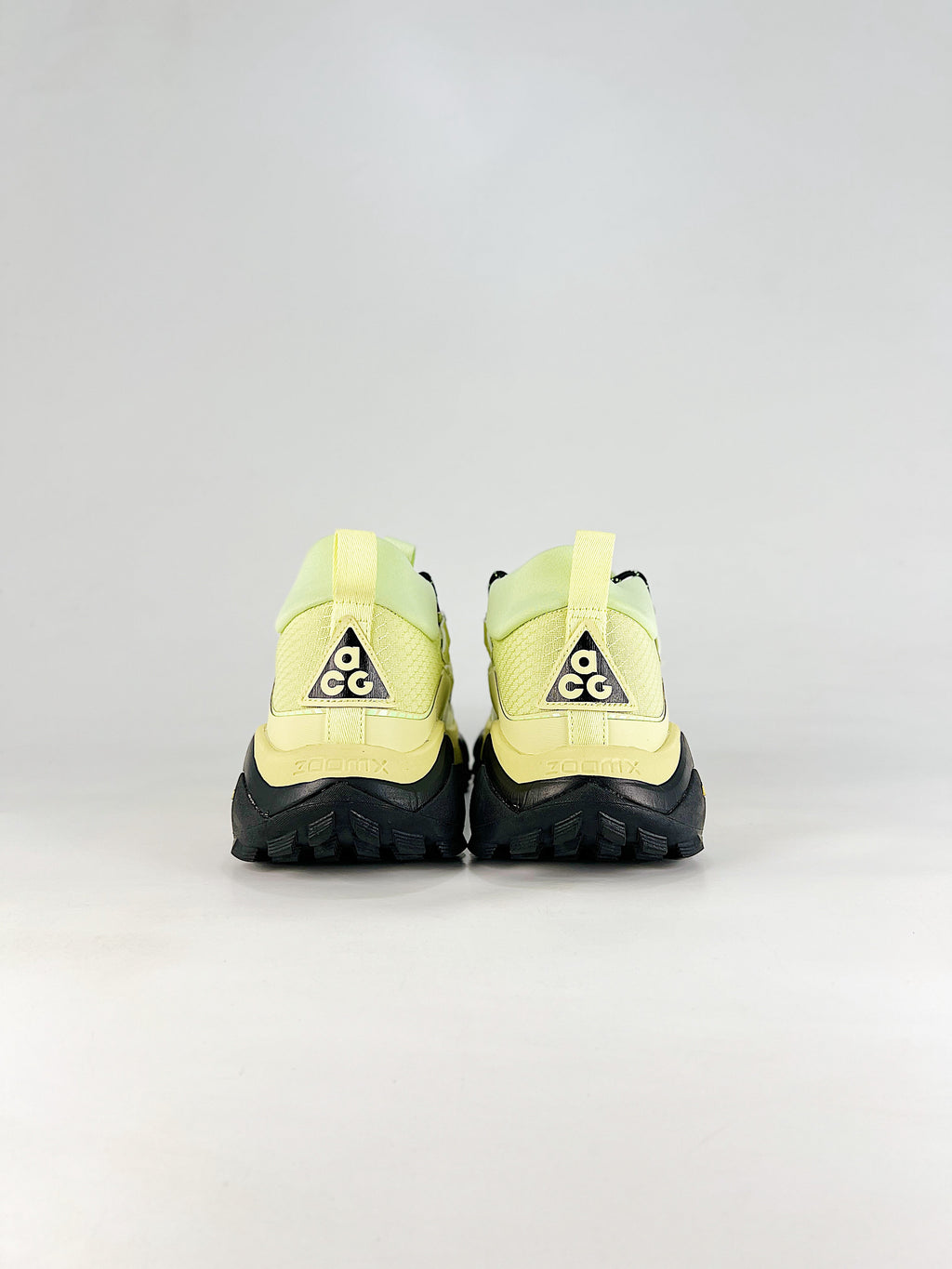 Nike ACG Sneakers - Light Yellow & Black
