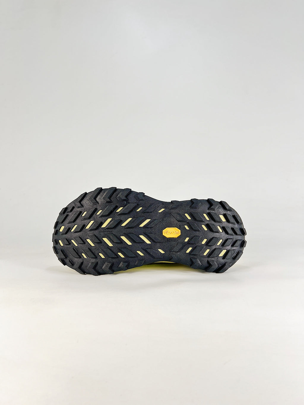 Nike ACG Sneakers - Light Yellow & Black