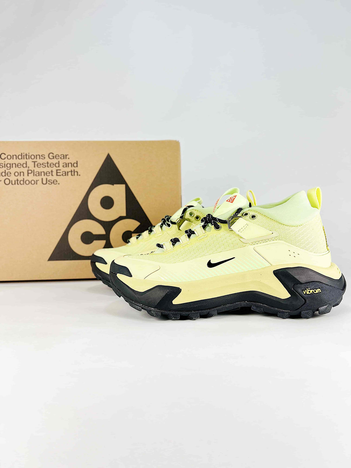 Nike ACG Mid Hiking Boots - Pale Lime Yellow & Black