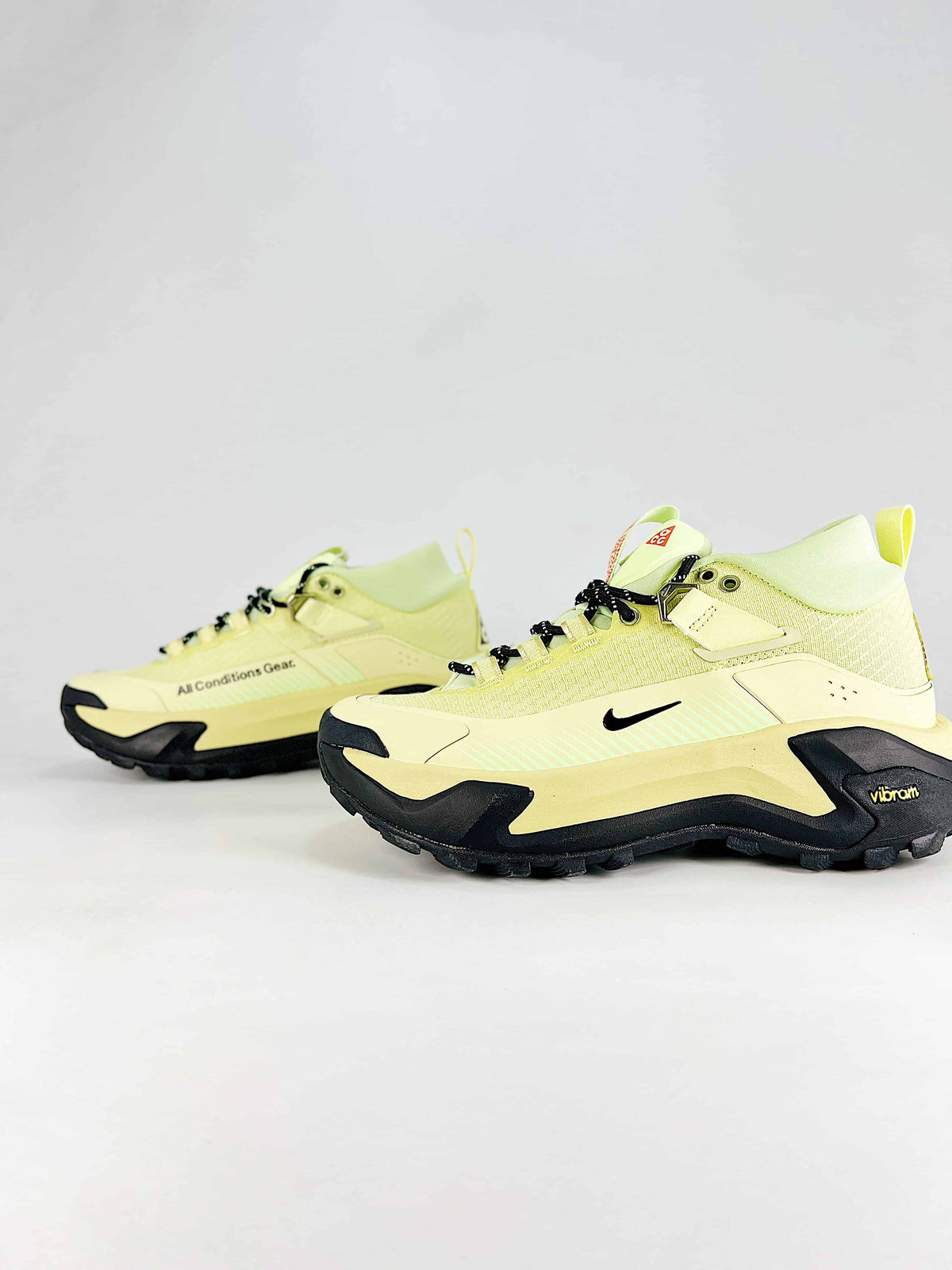 Nike ACG Mid Hiking Boots - Pale Lime Yellow & Black