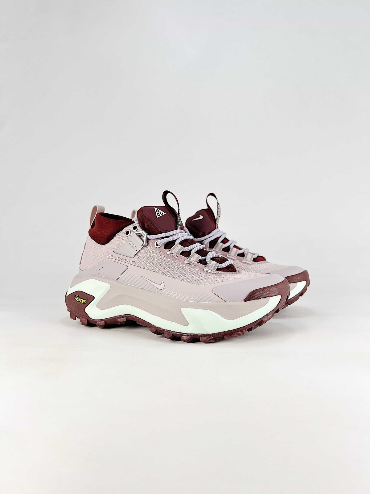 Nike ACG Sneakers - Light Pink & Burgundy