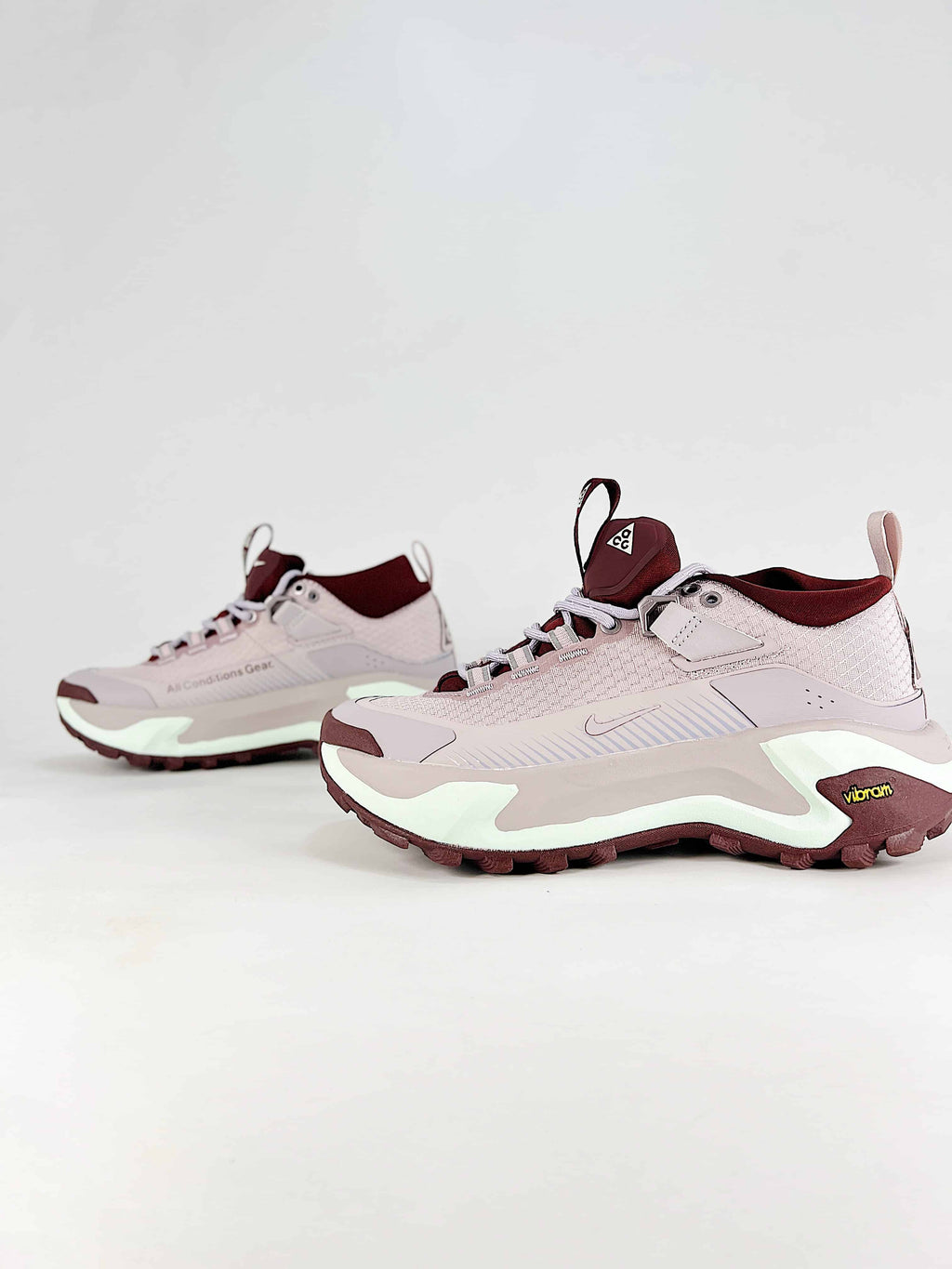 Nike ACG Sneakers - Light Pink & Burgundy