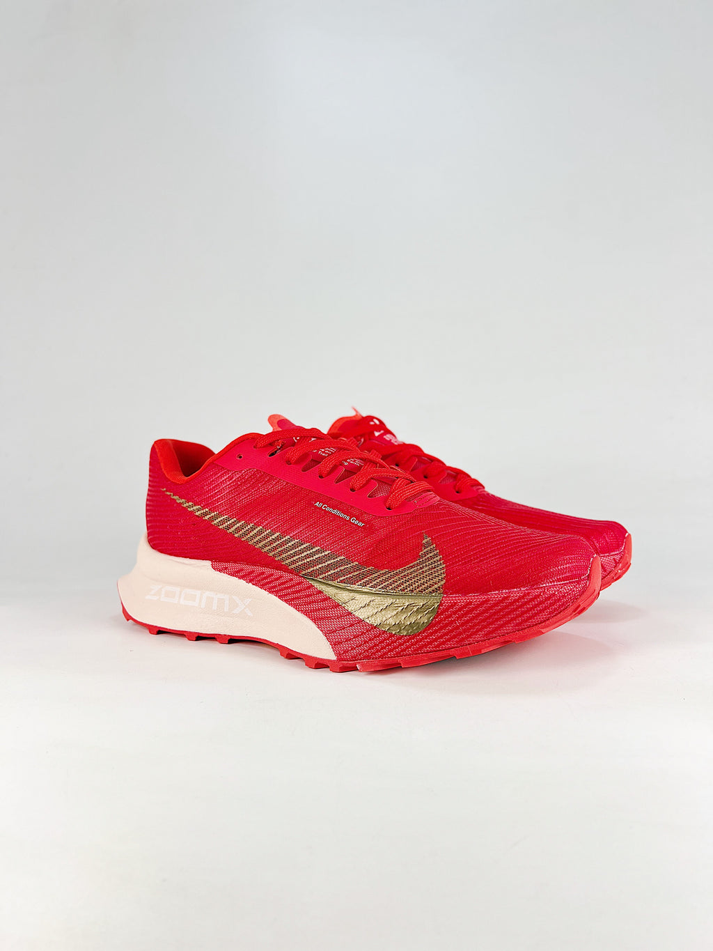 Nike ACG Sneakers - Bright Red & Gold