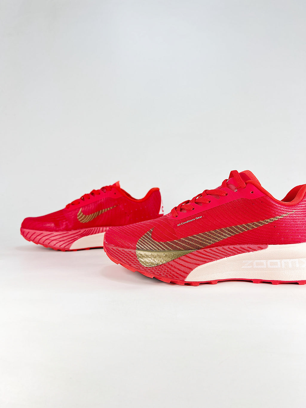 Nike ACG Sneakers - Bright Red & Gold