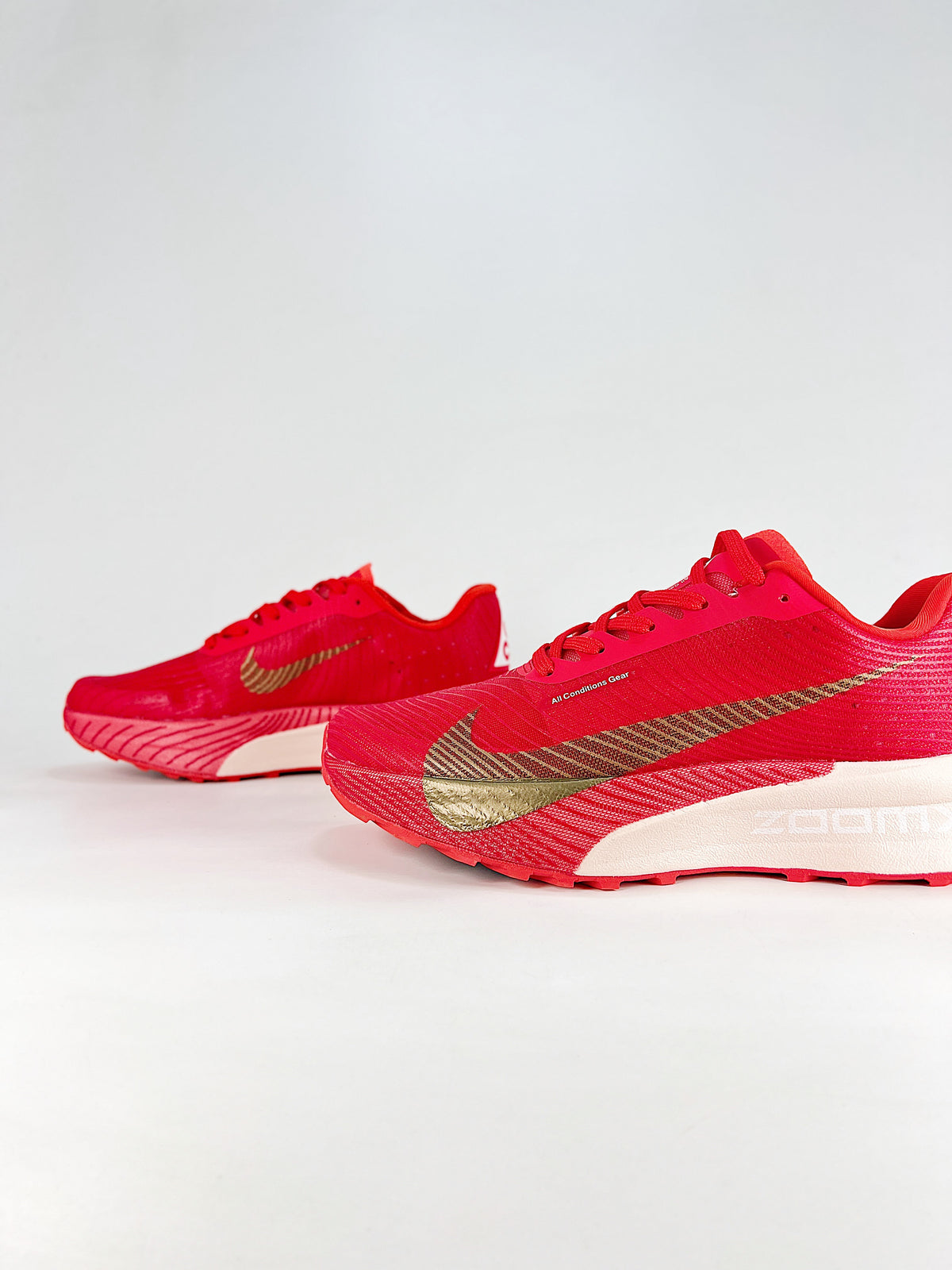 Nike ACG Sneakers - Bright Red & Gold