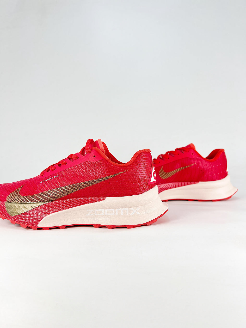 Nike ACG Sneakers - Bright Red & Gold
